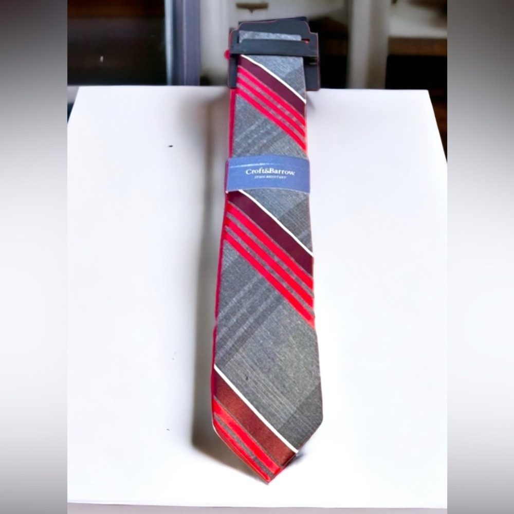Croft & Barrow necktie. NWT. 🆕